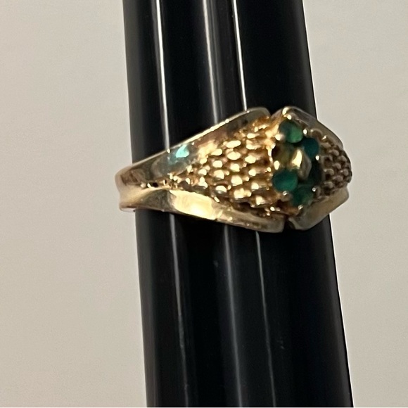 Genuine 14K gold and emerald ring, size 5-3/8 with 6 emeralds (one damaged) - Picture 3 of 5